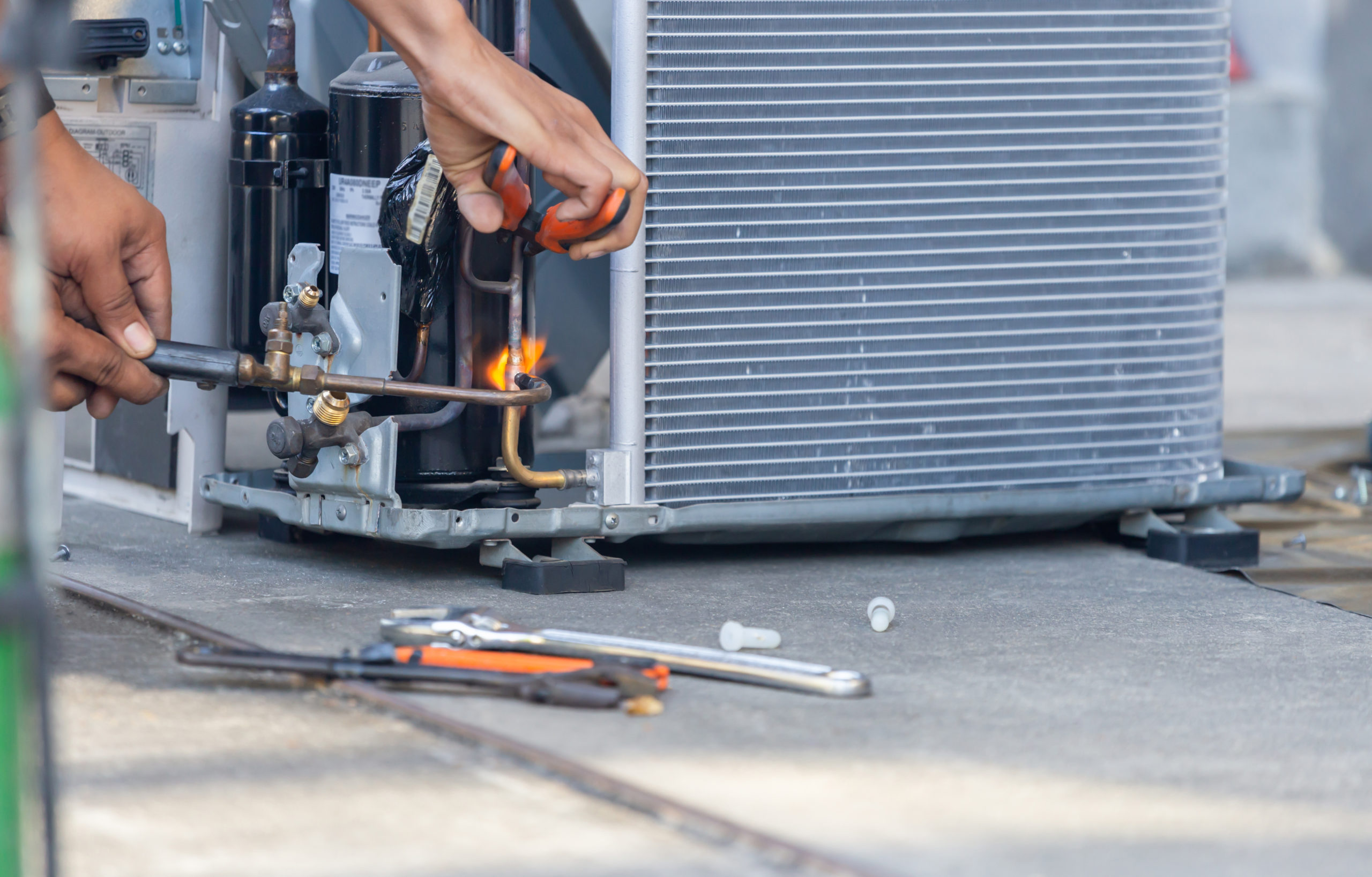 How to Know When It’s Time to Repair or Replace Your Air Conditioner